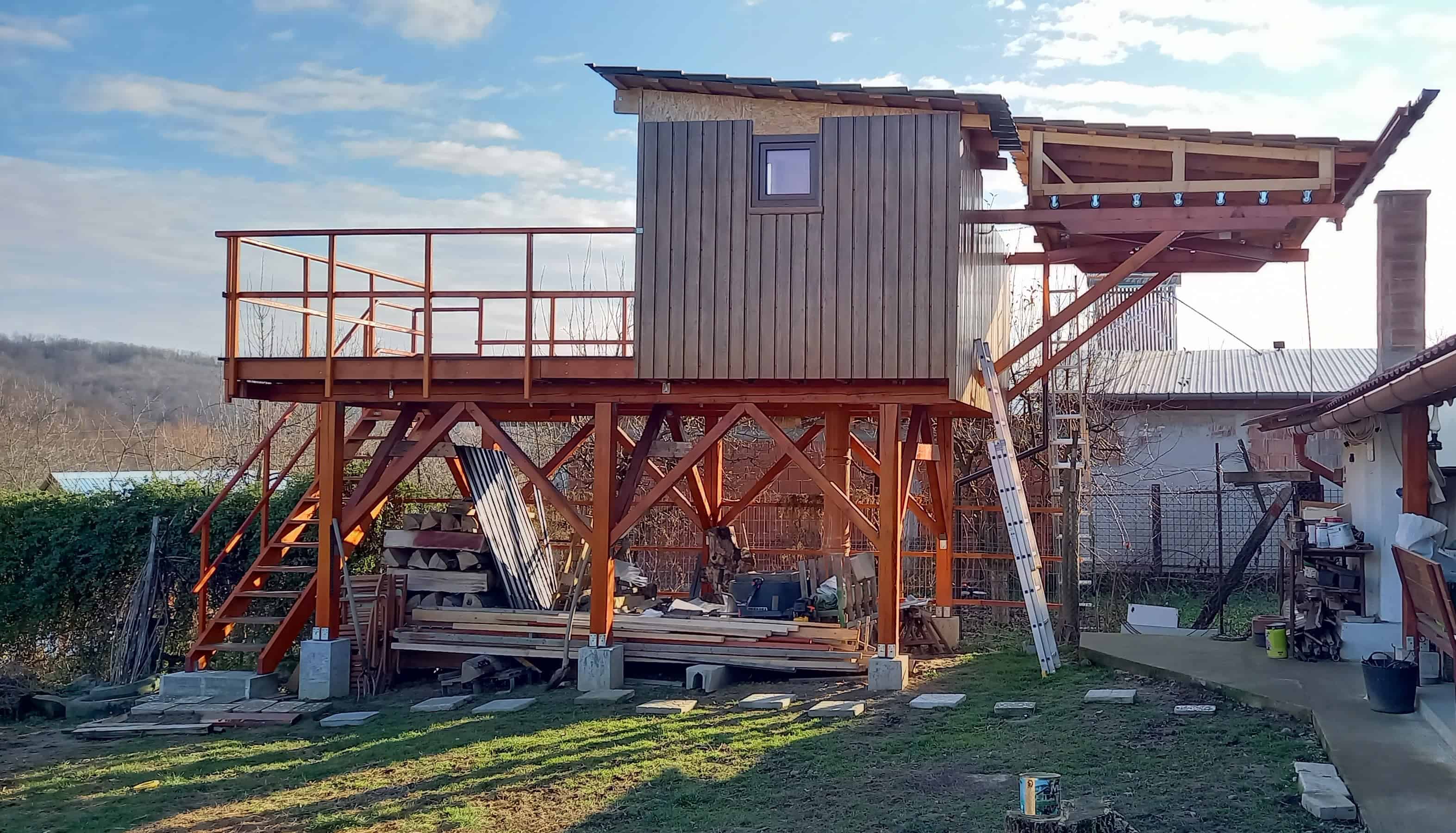 1_Vedere de ansamblu cu acoperisul rabatat.jpg