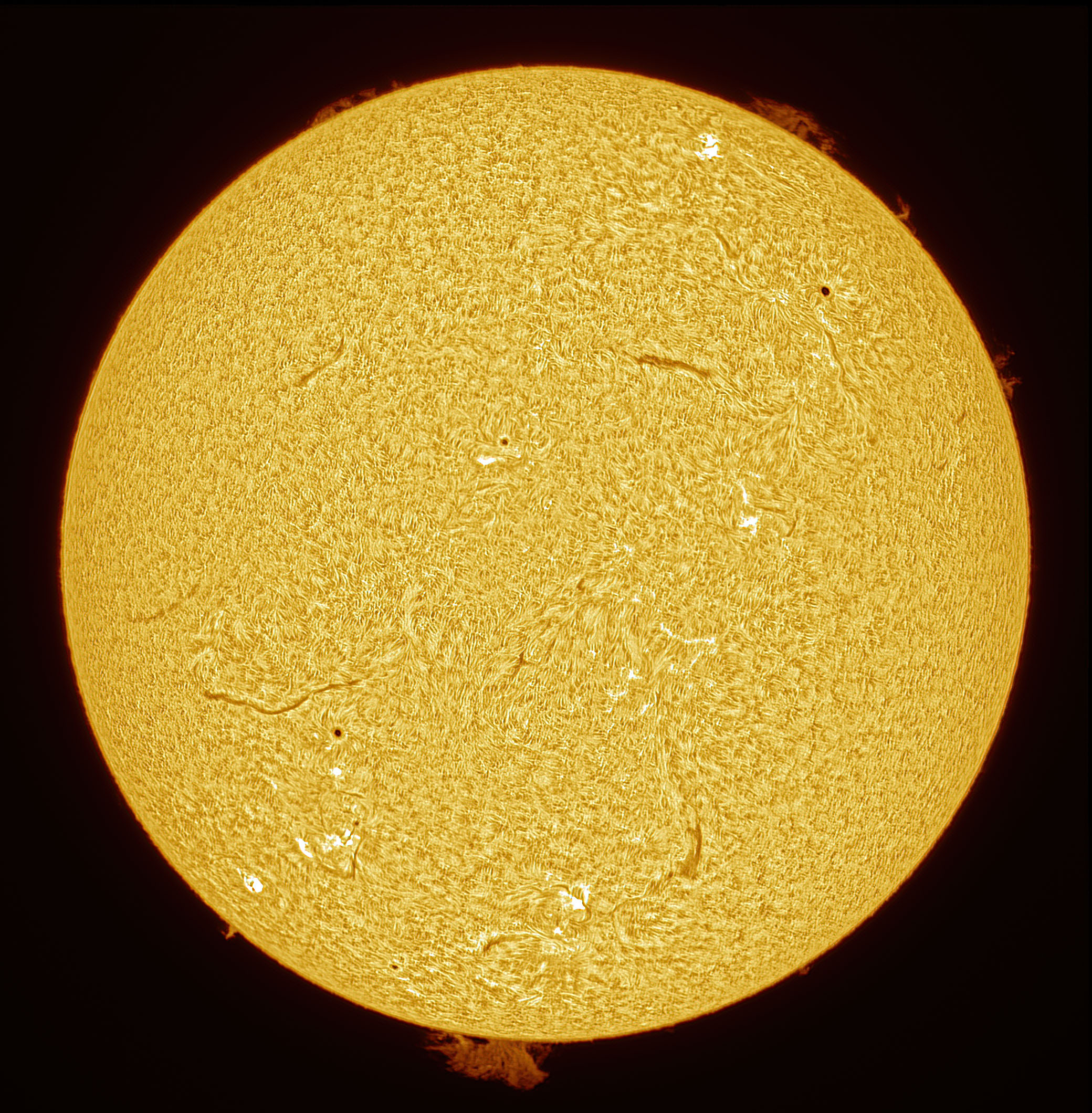 2025-05-22-1219_0-U-L-Sun_Halpha.jpg