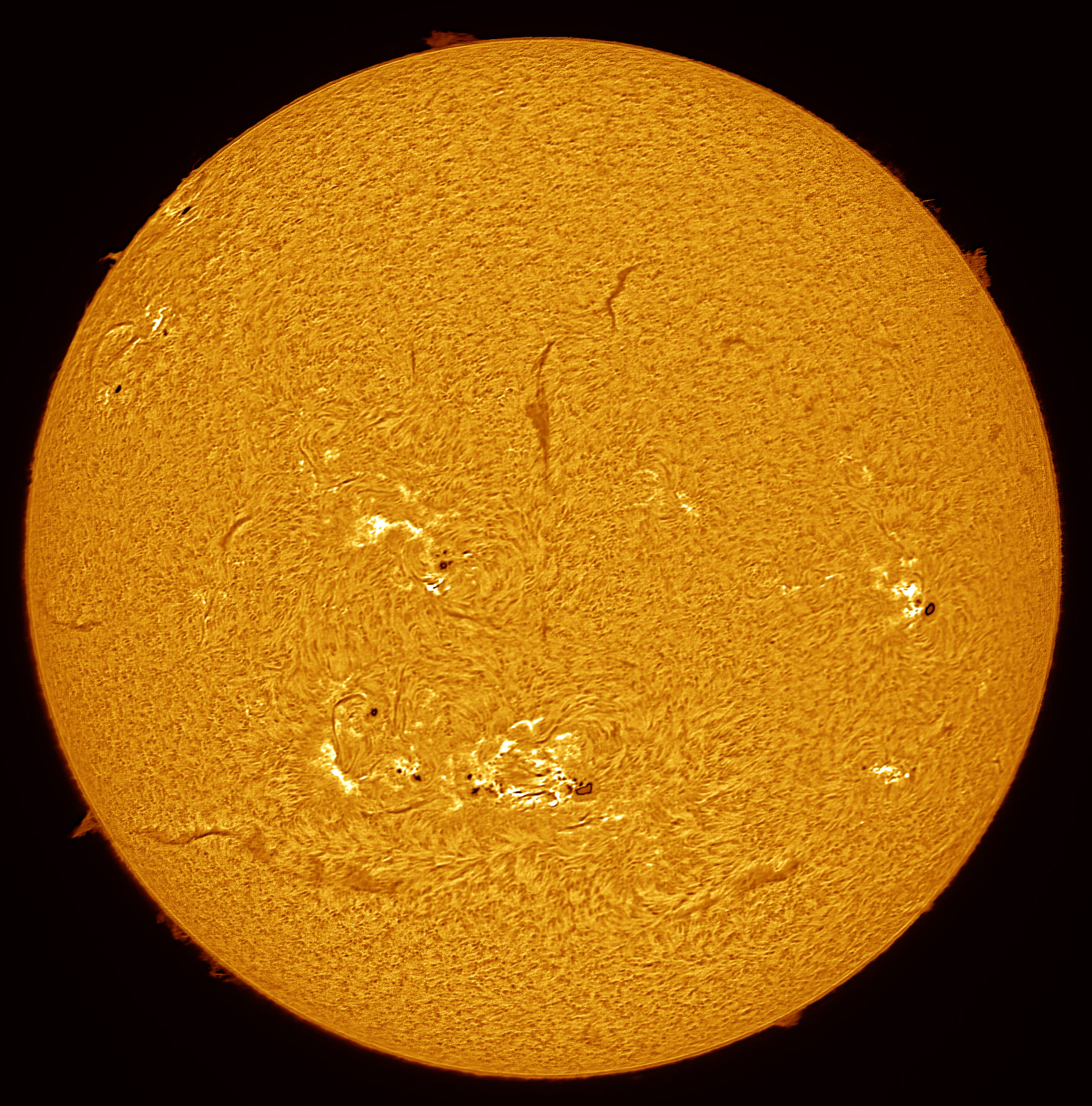 2025-08-30-1344_6-U-L-Sun_Halpha.jpg