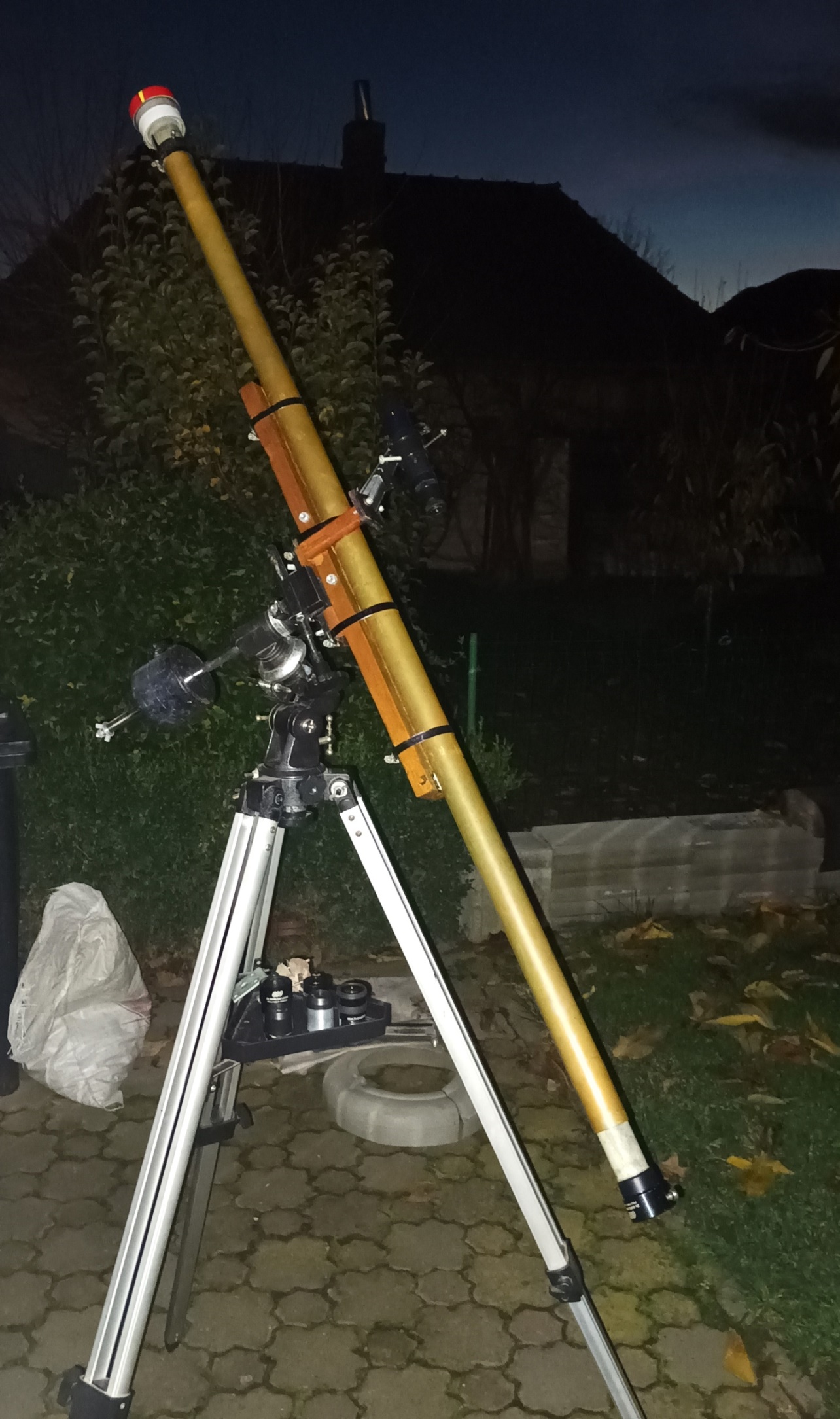 Luneta de 28x1320mm obiectiv polizat pe hartie 2.jpg