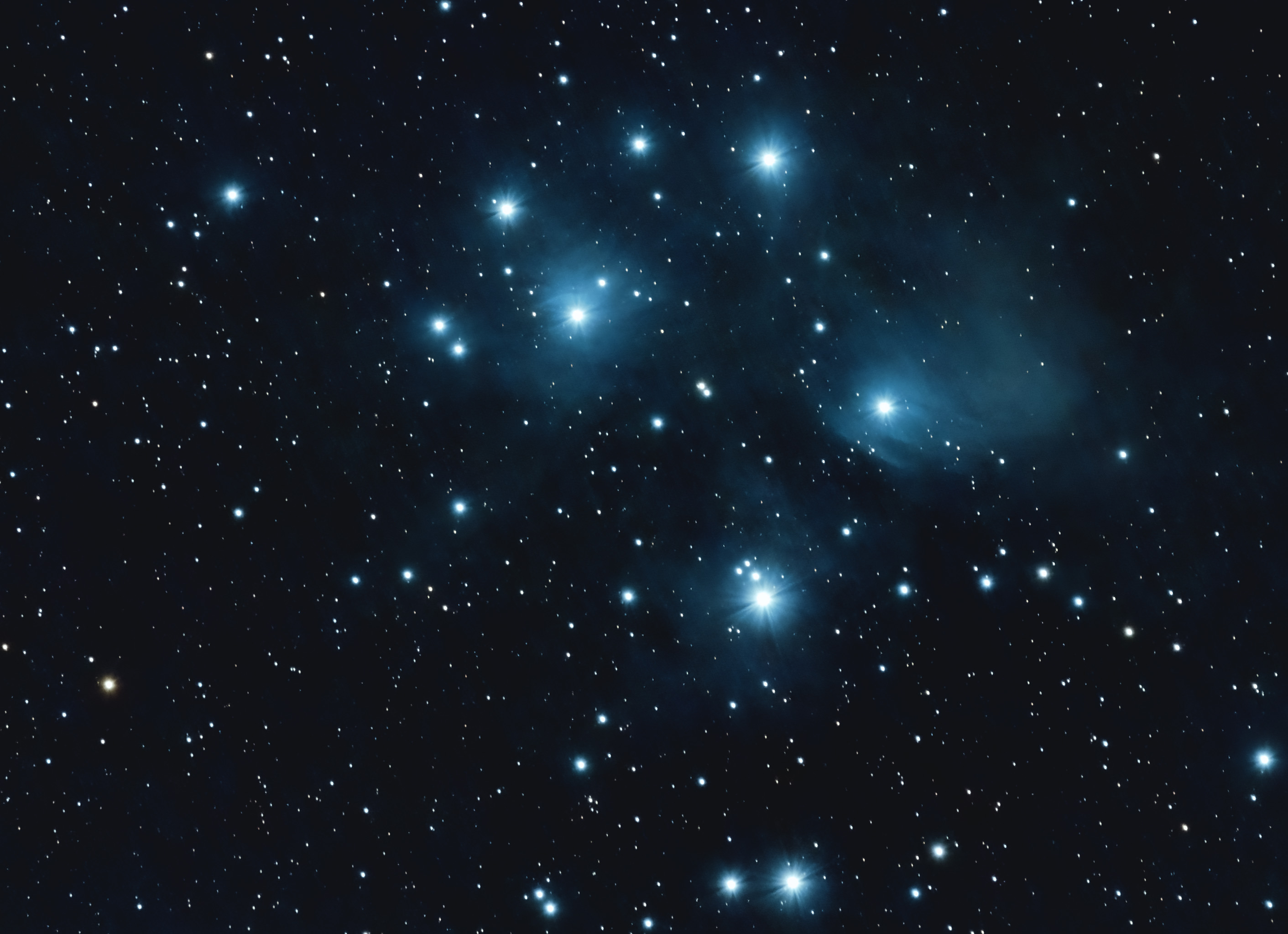 Pleiadele-crop-Astro-albastru.jpg