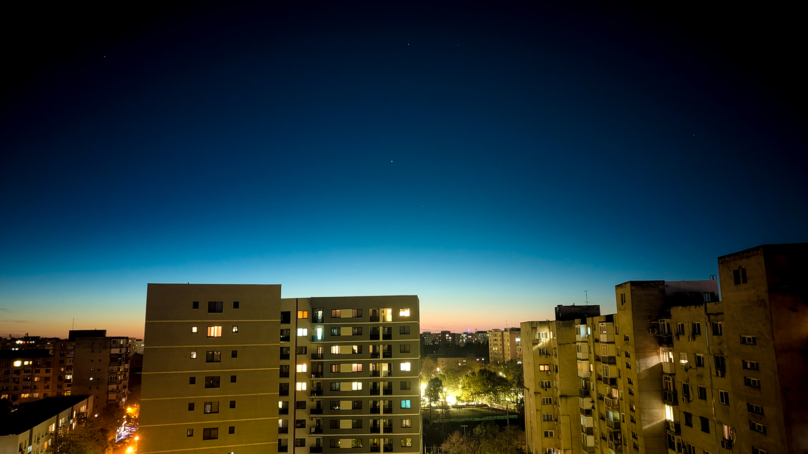 PXL_20251019_162212357.NIGHT.jpg