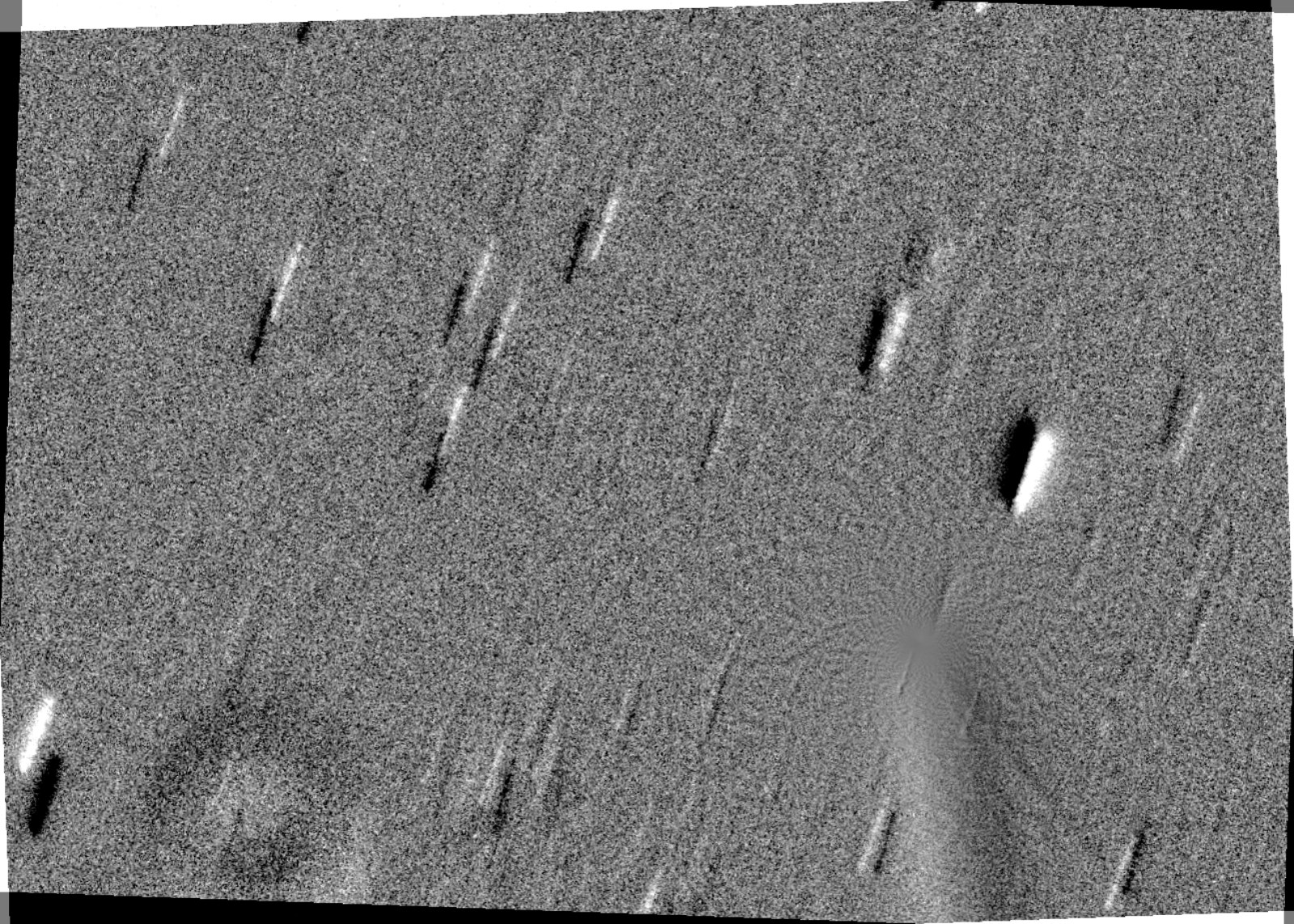 Stack 2012 K1-L_cometa_rot-linear-2grd.jpg