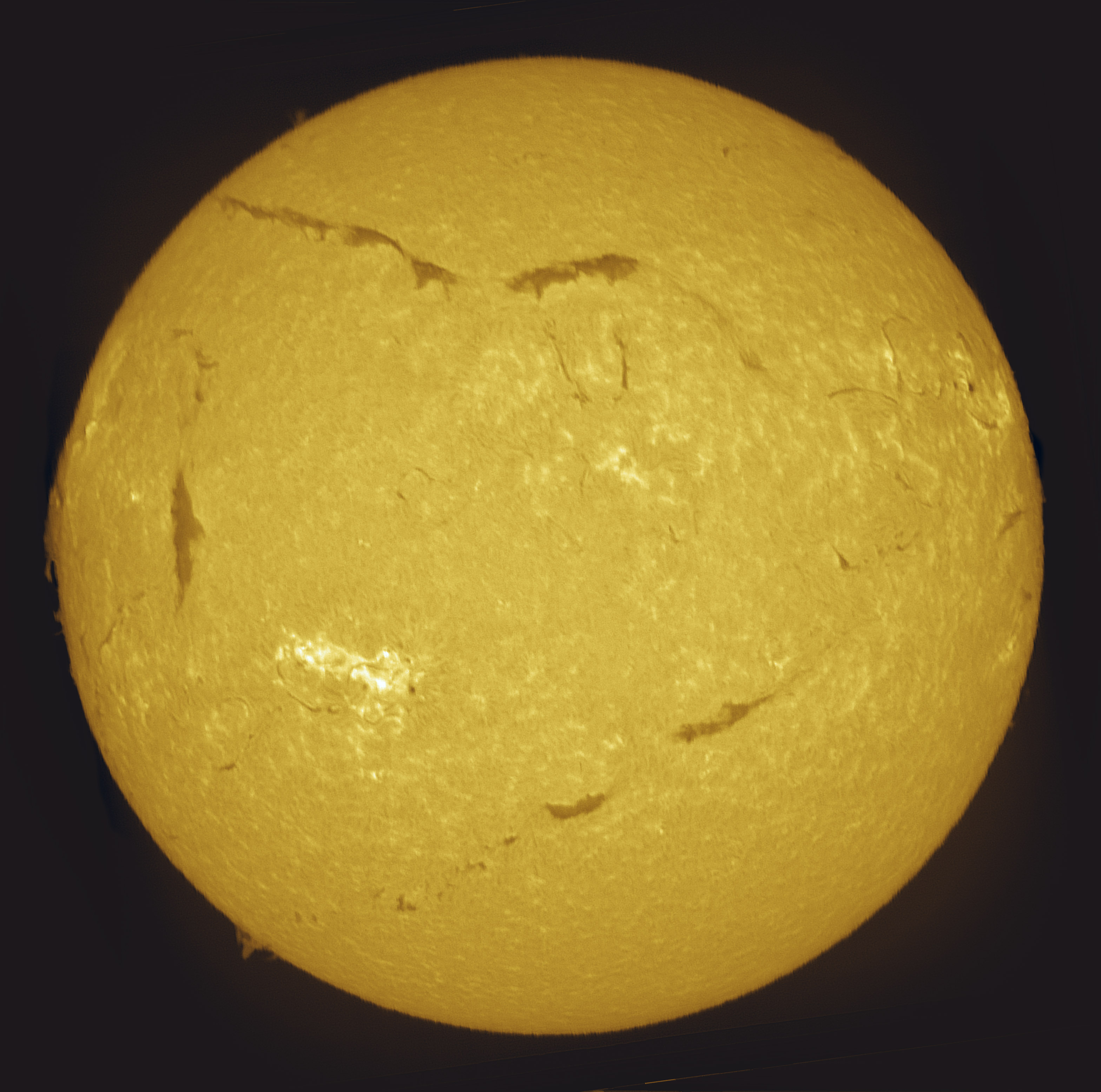 Sun_H-alpha_15-scans-stack_SHG60mm_22-06-2025-color.jpg