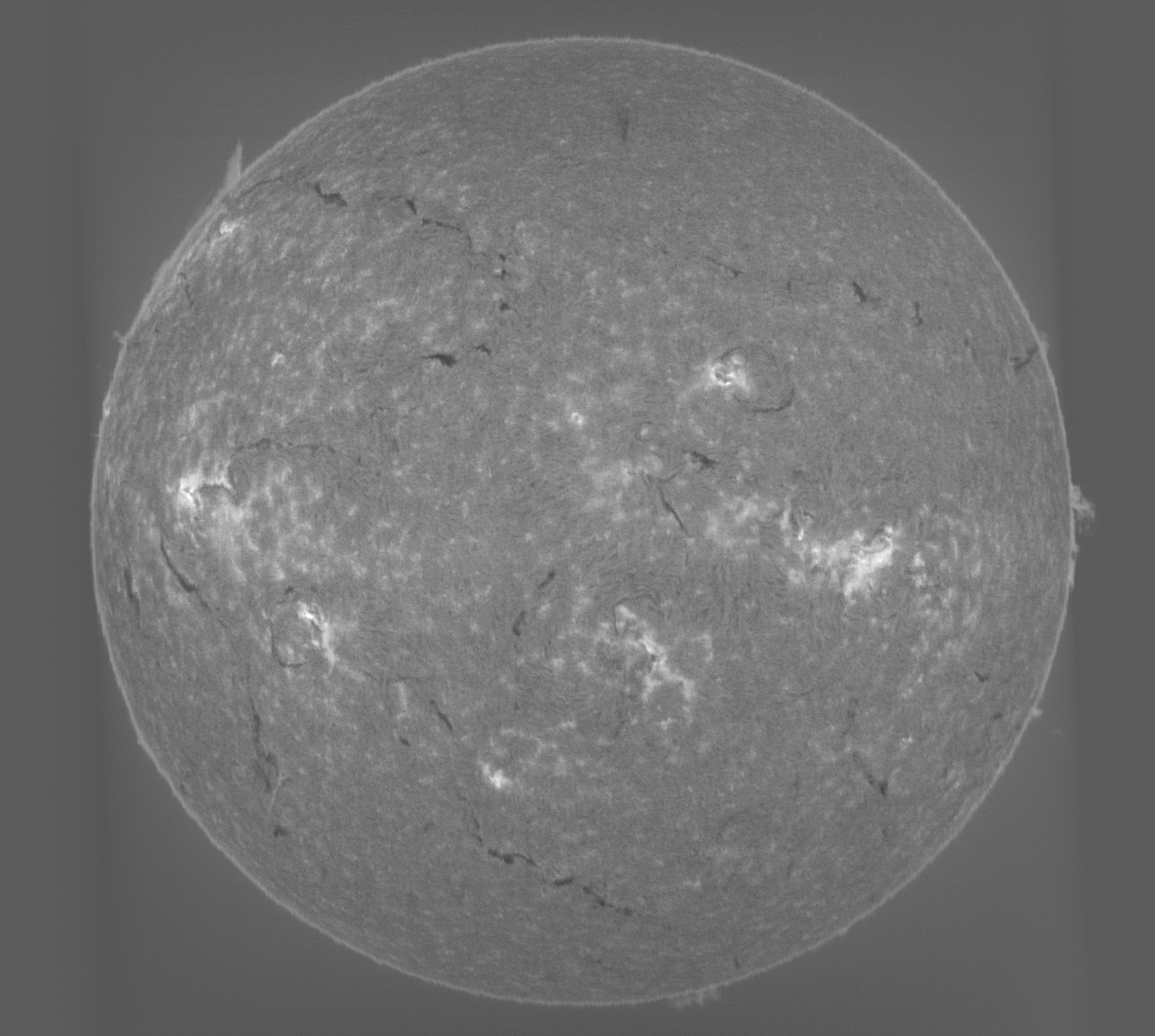 Sun_Ha_continuum-subtract-diff-blend-w-original.jpg