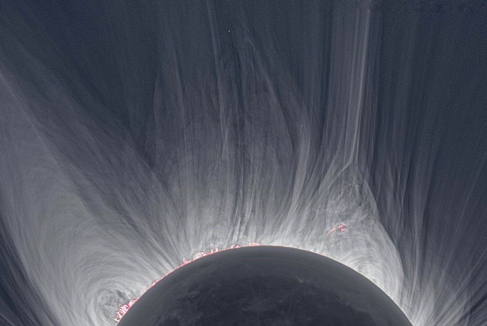The Corona of the Sun in Jefferson Park, Oregon at 10h21min PDT, 21.08.2017.jpg